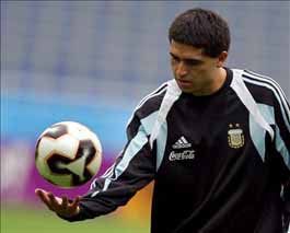 Grondona pone fichas al regreso de Riquelme a la Selecci�n