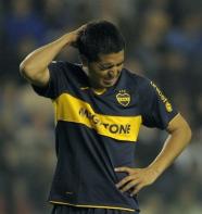 Retorno de Riquelme a selecci�n argentina depende de �l mismo, dice Maradona