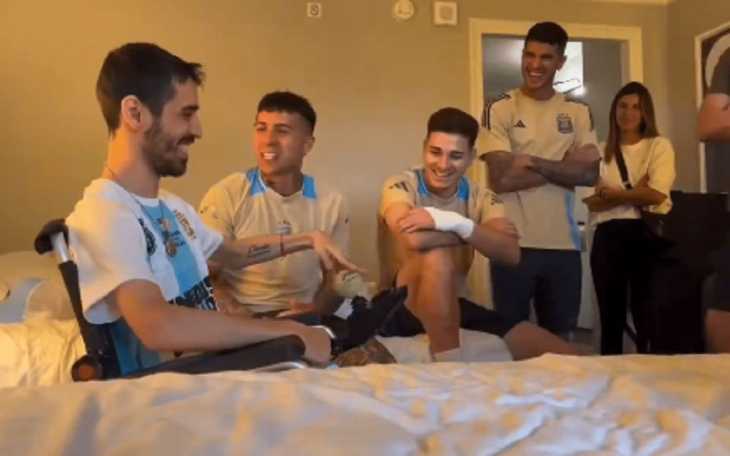 Video: el gesto de los jugadores de Argentina con juancito que emociona a todos en la Copa América